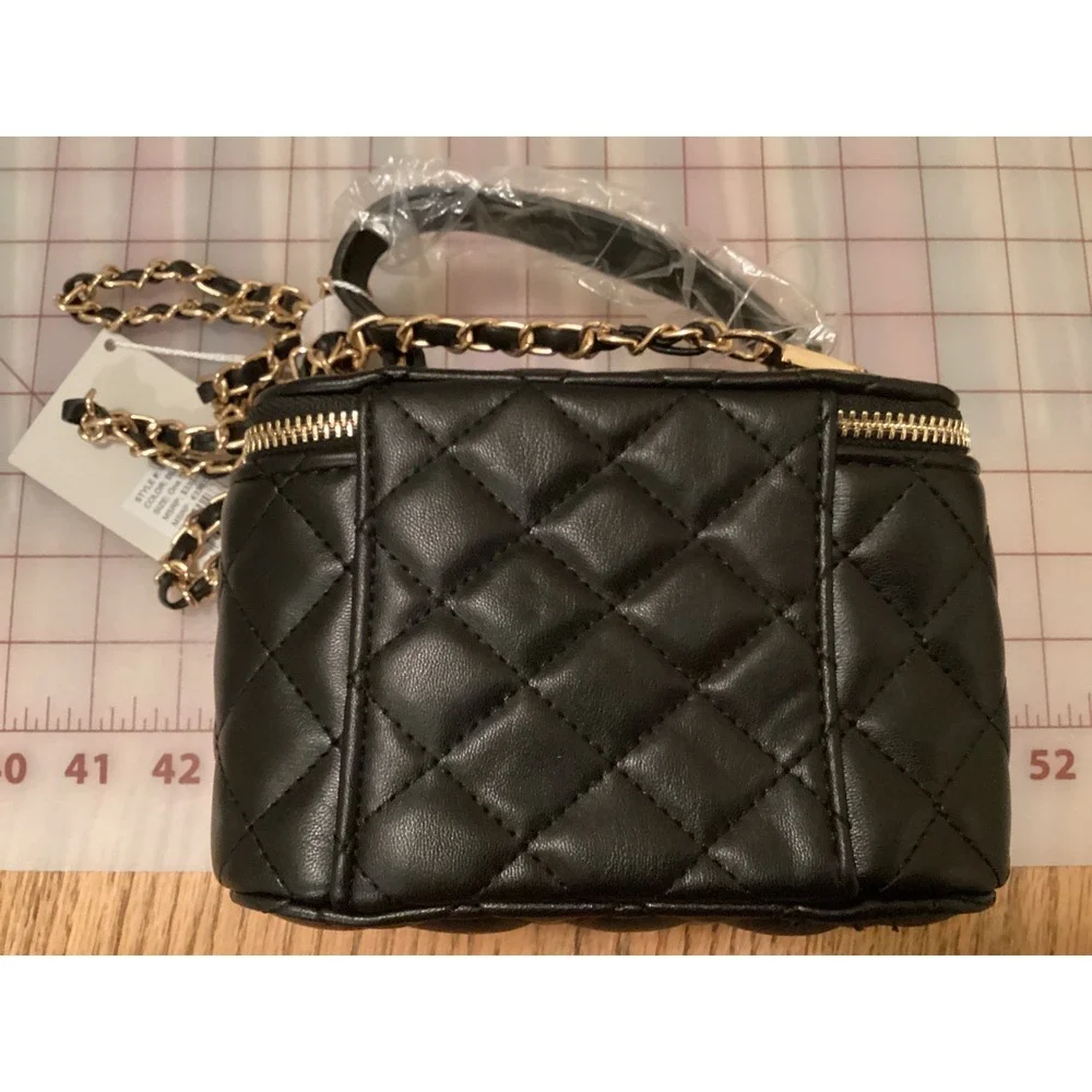 Valentino Quilted‎ Vanity Bag Crossbody Chain Strap Black One Size